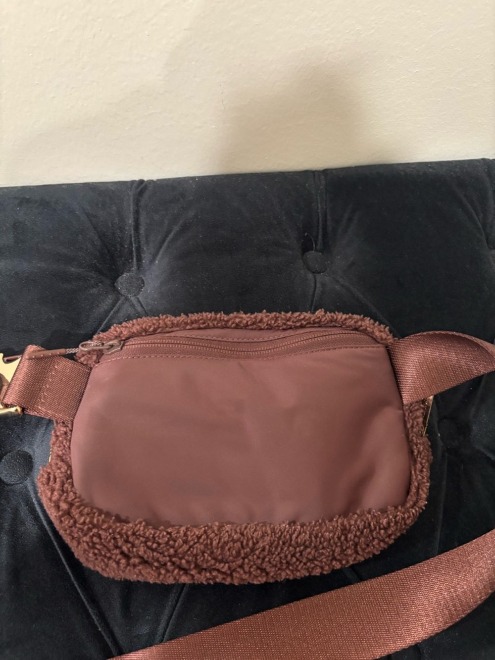 lululemon athletica Brown Sherpa Belt Bag - Picture 4 of 6